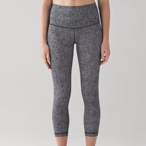 NEW Lululemon Wunder Under Crop High Rise